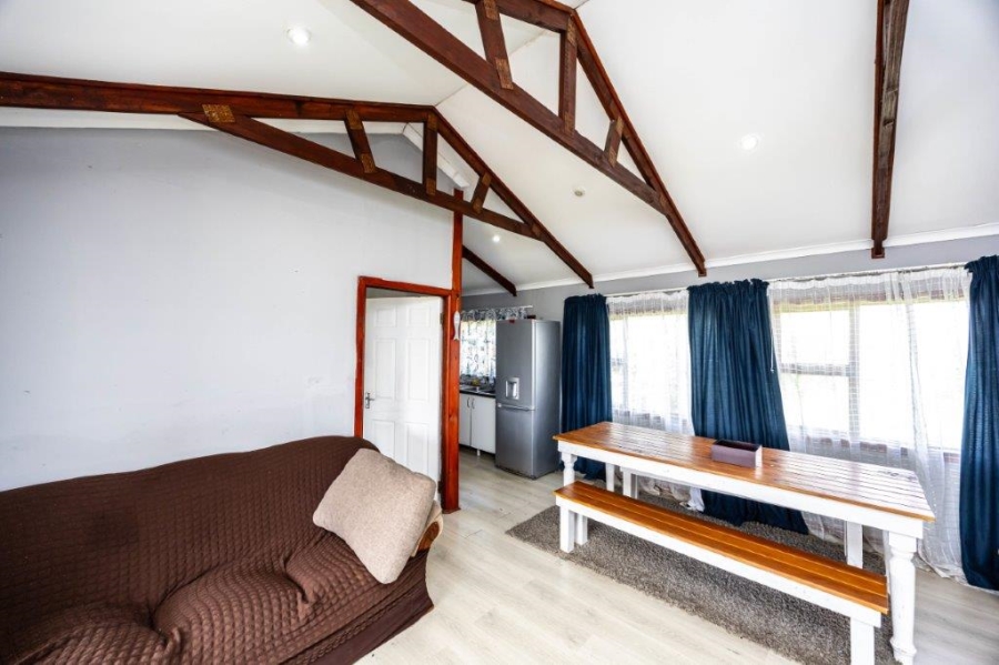 To Let 6 Bedroom Property for Rent in Kaysers Beach Eastern Cape